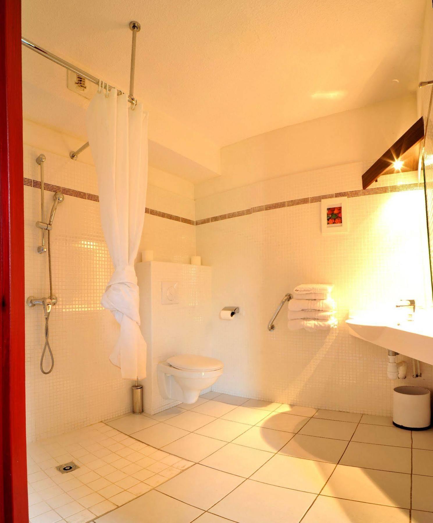 The Originals City, Hotel Novella Confort, Nantes Est Carquefou Eksteriør bilde