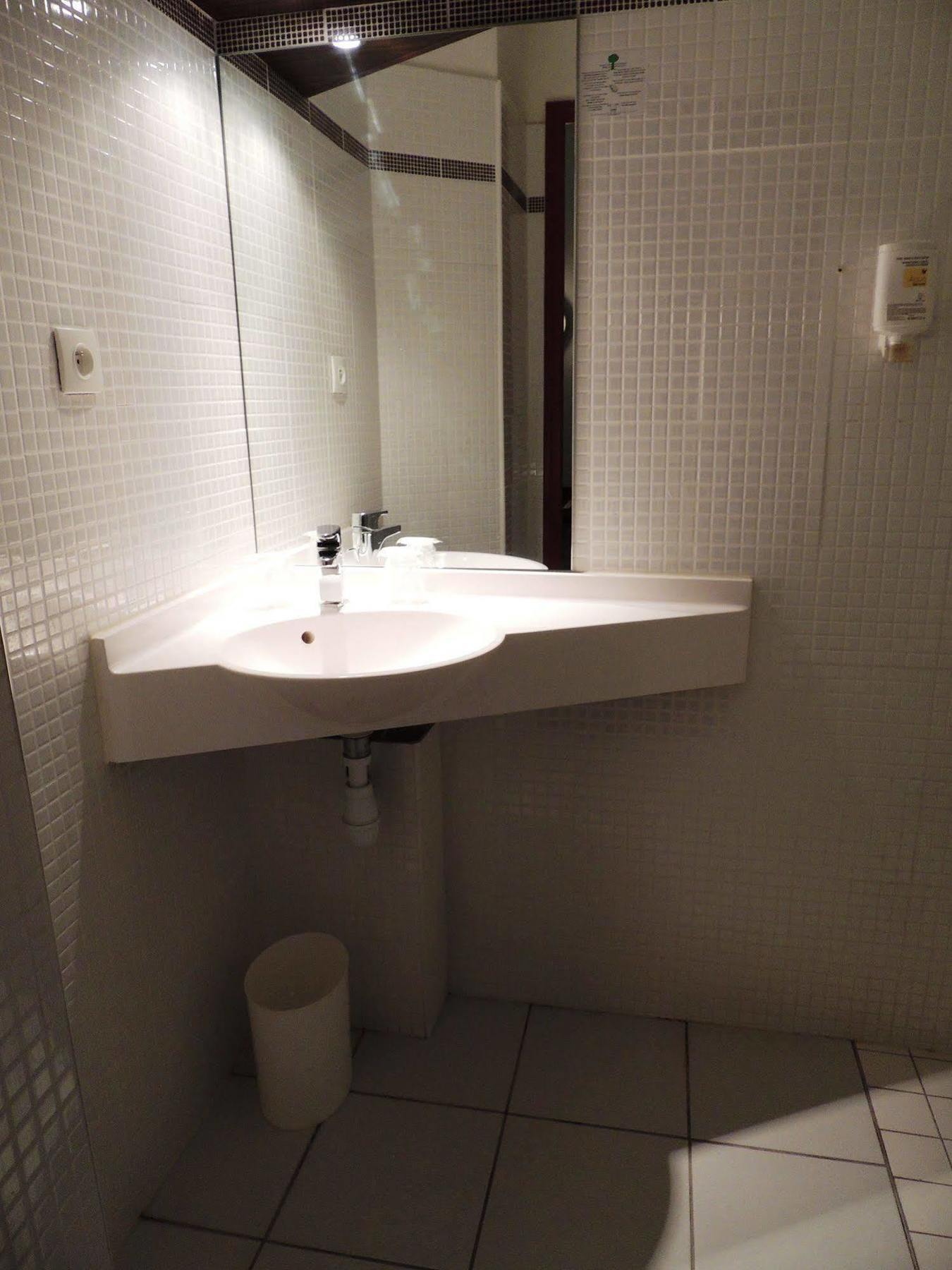 The Originals City, Hotel Novella Confort, Nantes Est Carquefou Eksteriør bilde