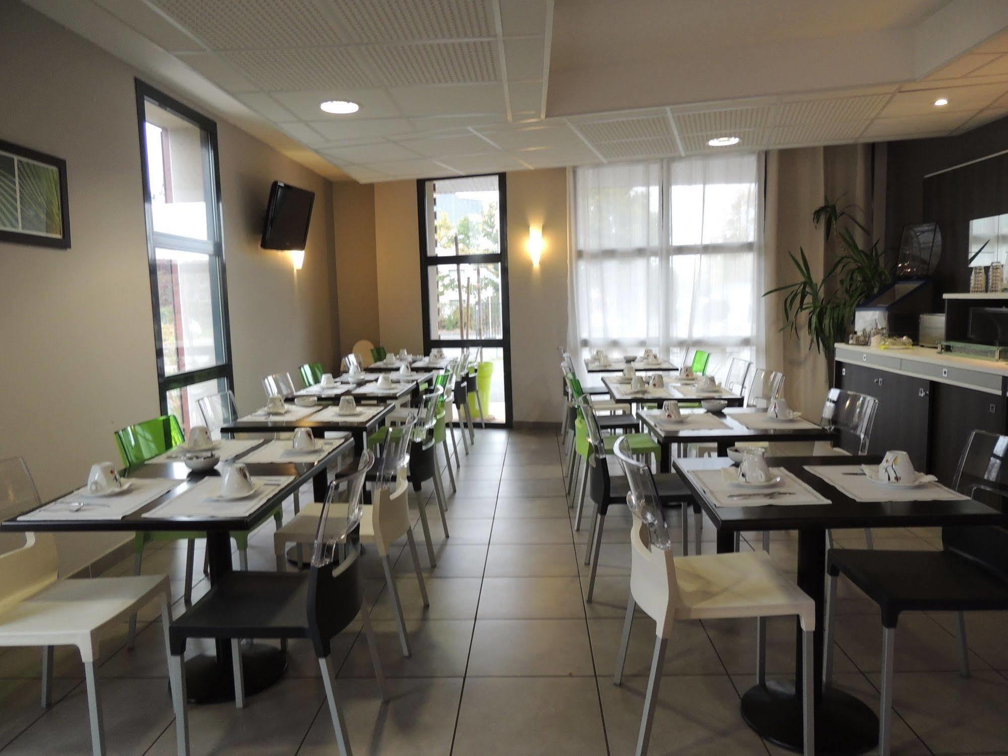 The Originals City, Hotel Novella Confort, Nantes Est Carquefou Eksteriør bilde